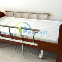 Ev Tipi Ahşap 2 Motorlu Hasta Karyolası